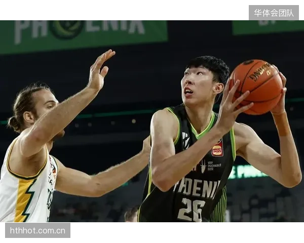 周琦尽管受到伤病困扰,其护框能力与篮板拼抢依旧是联盟顶级水准。 周琦尽管受到伤病困扰,其护框能力与篮板拼抢依旧是联盟顶级水准。